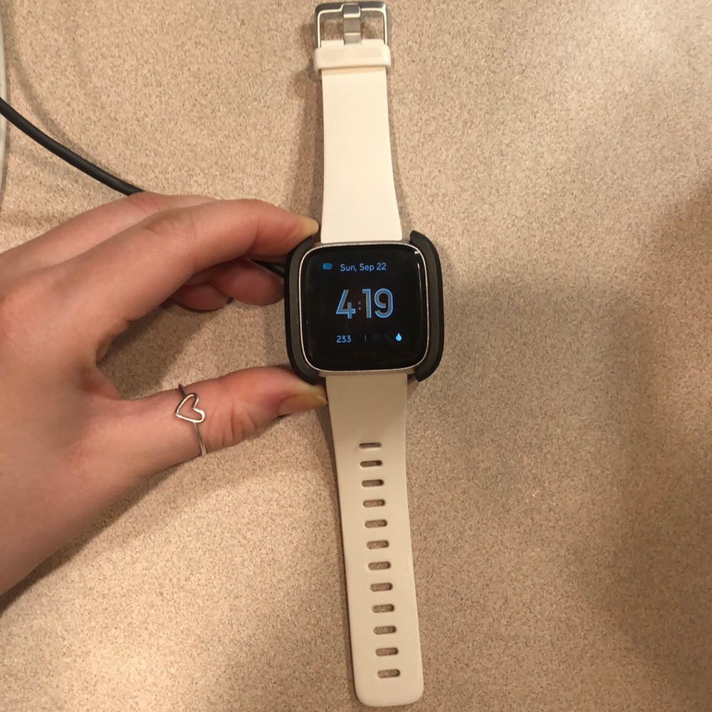 White fit bit versa